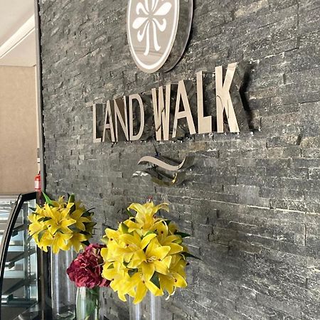 Land Walk Al Aqiq Aparthotel ริยาดห์ ภายนอก รูปภาพ