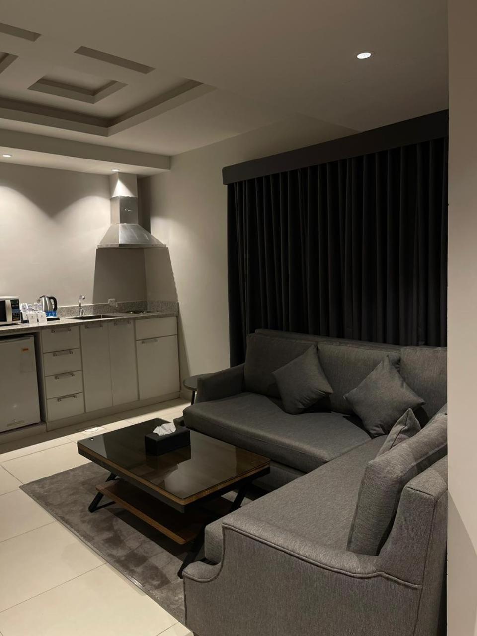 Land Walk Al Aqiq Aparthotel ริยาดห์ ภายนอก รูปภาพ