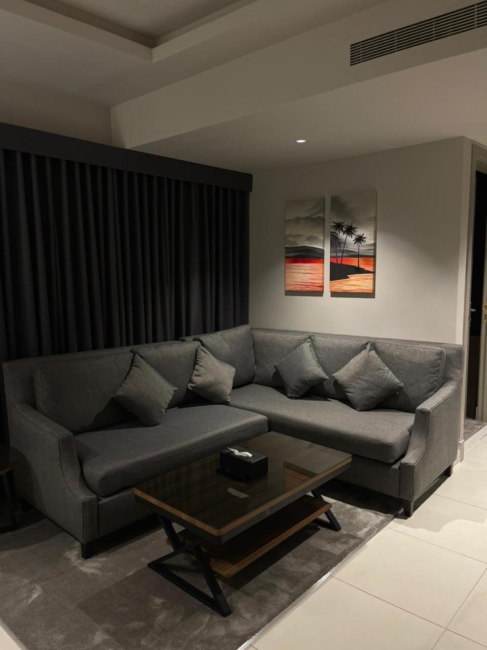 Land Walk Al Aqiq Aparthotel ริยาดห์ ภายนอก รูปภาพ