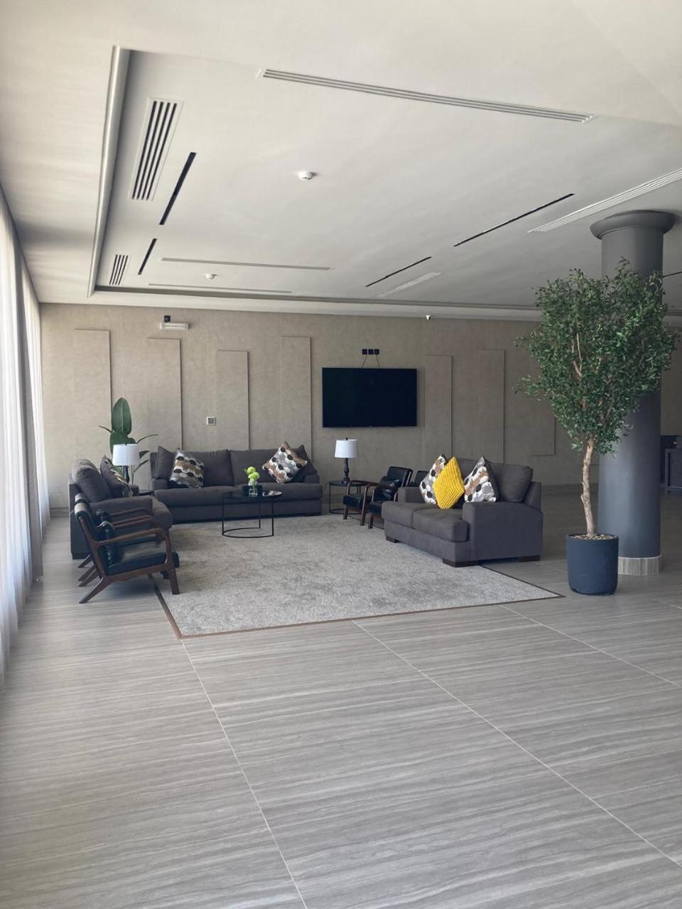 Land Walk Al Aqiq Aparthotel ริยาดห์ ภายนอก รูปภาพ